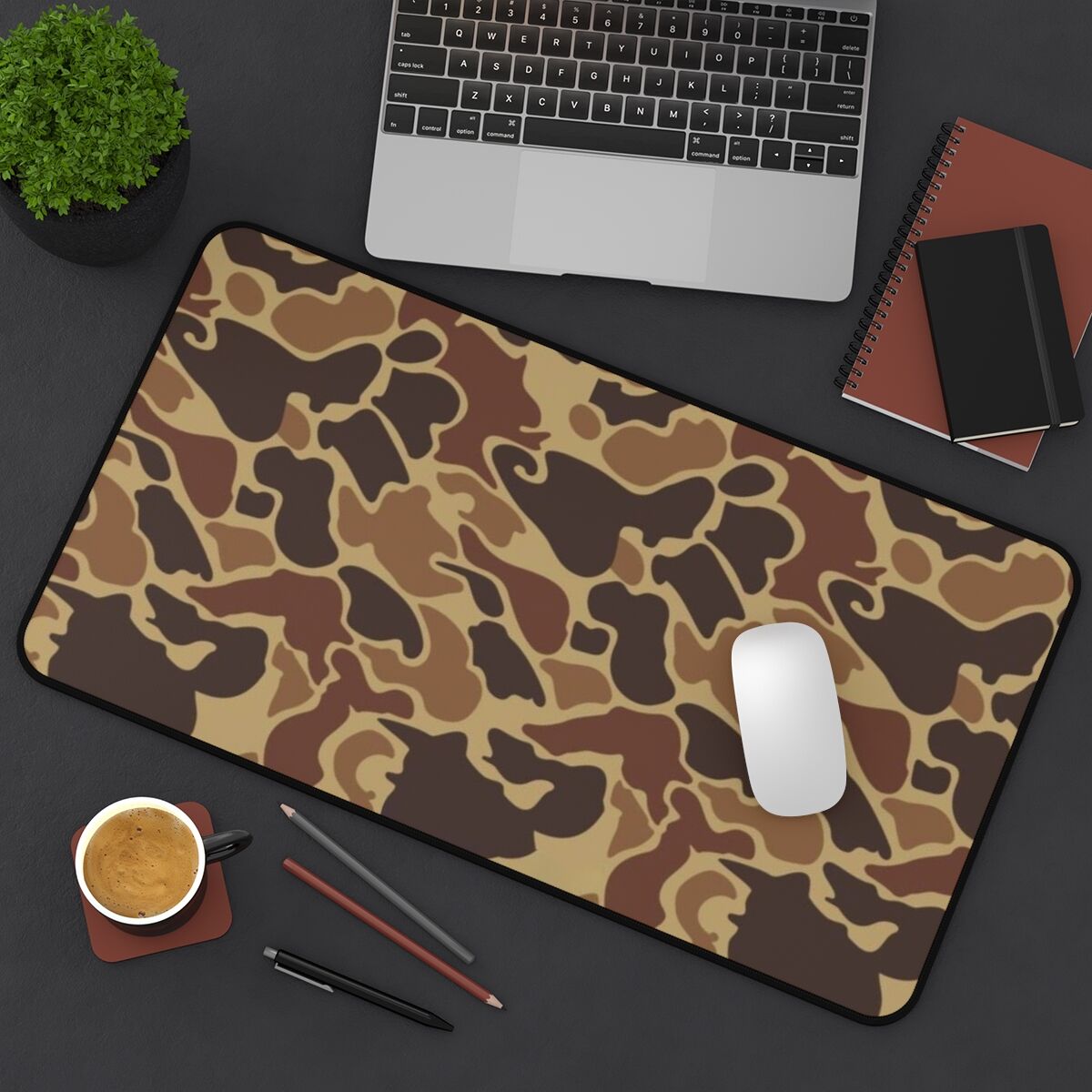 Hunter Camo Desk Mat – Rugged Style for Outdoor Lovers